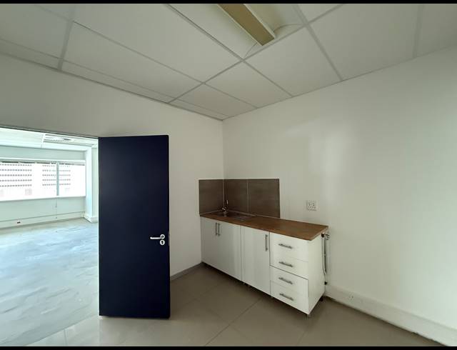 263M² OFFICE TO LET IN FORESHORE